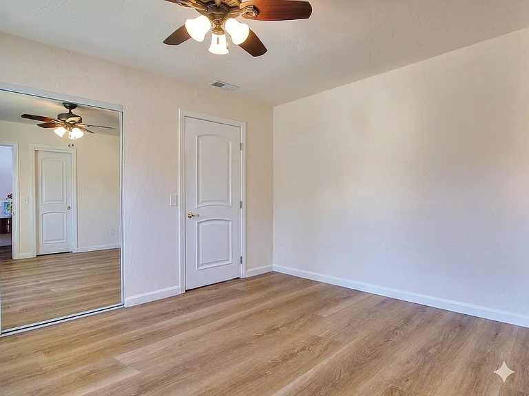 974 N Patterson Ave — Photo 9