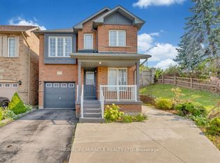 32 Elmpark Ct #BASEMENT, Brampton, ON L6P 1A8