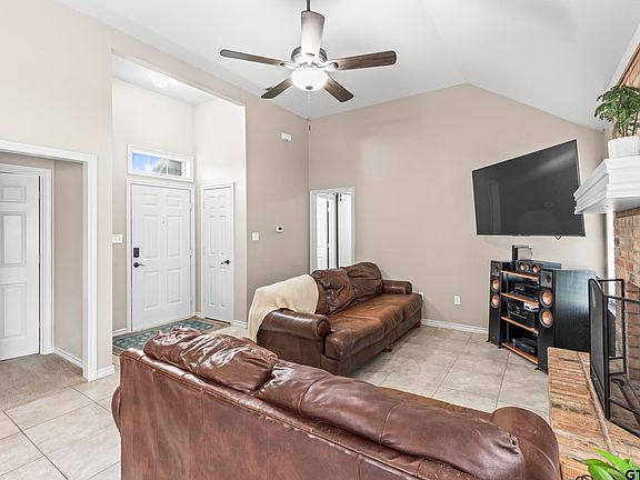 5th image of 11114 Marcella Cir