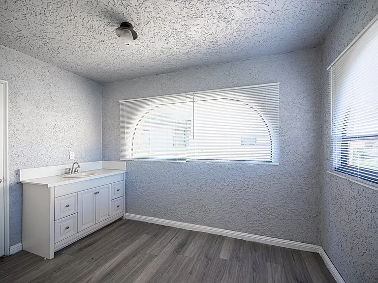 1406 Santa Margarita St #B — Photo 20