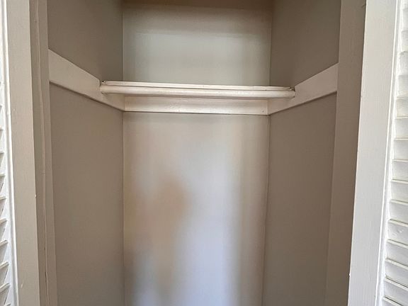 4th image of 193 Strathmore Rd APT 1