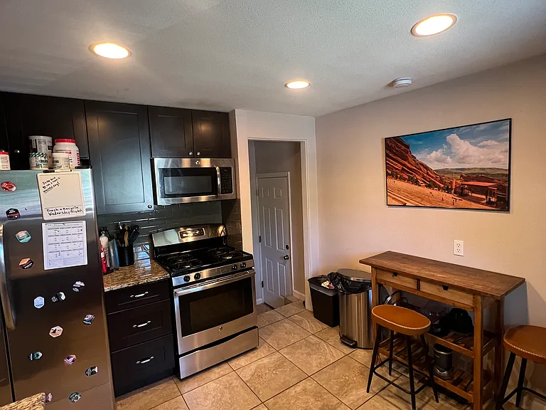 2246 Kendall St — Photo 2