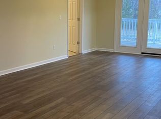 384 Valley View Dr, Vine Grove, KY 40175