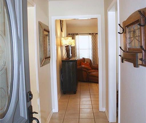 4th image of 1806 N Cypress Ave