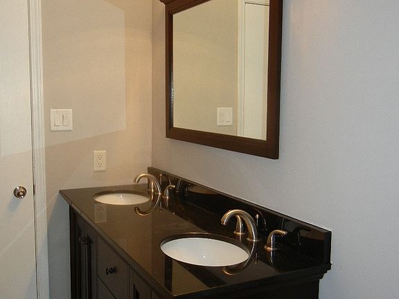 5th image of 3501 Bloomingdale Ave