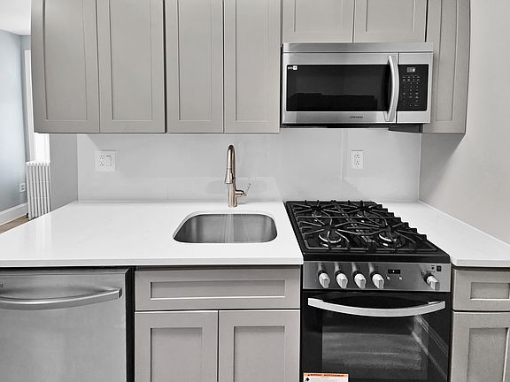 5th image of 1101 N 41st St Unit 2R