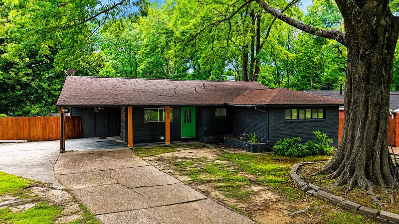 4 bed, 2.0 bath, 1956 sqft, $1,850 — Photo 2