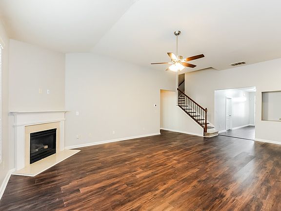 5th image of 855 Westmoreland Ln