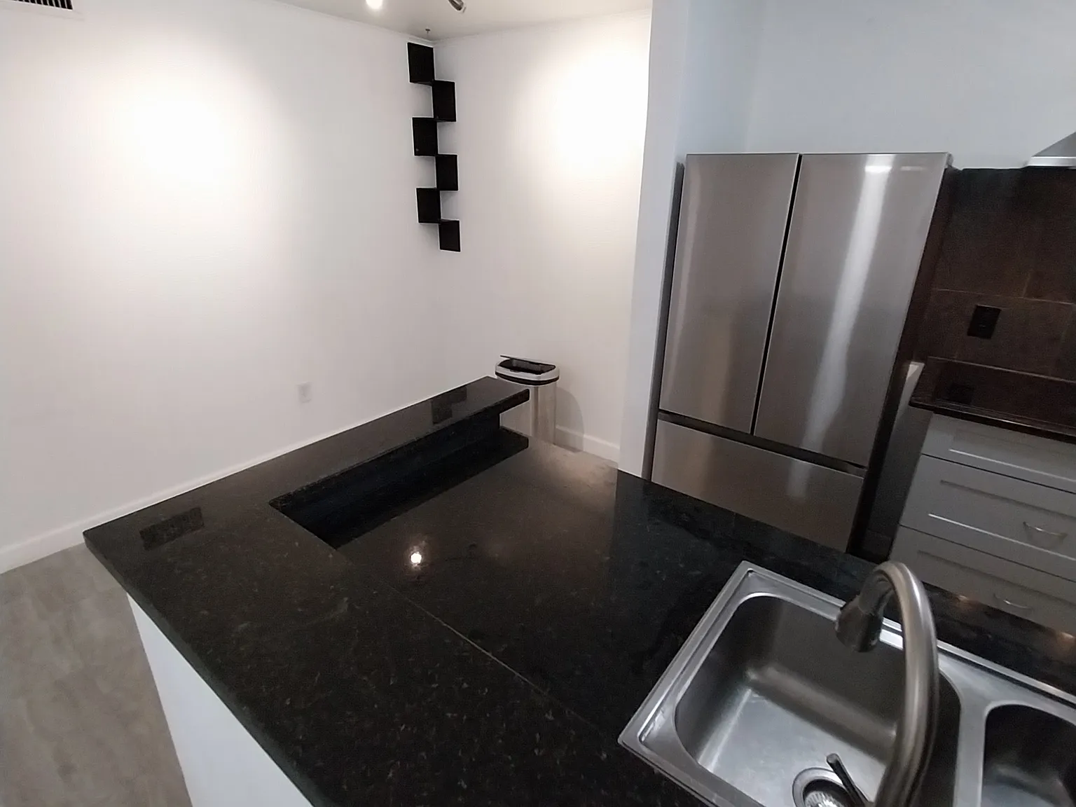 2441 SW 31st Ave — Photo 4