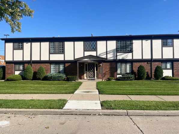 20707 Edgewood St, Saint Clair Shores, MI 48080