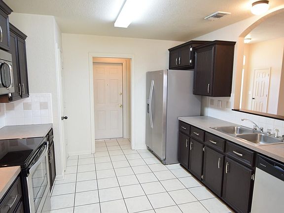 3rd image of 3711 Tatonka Dr