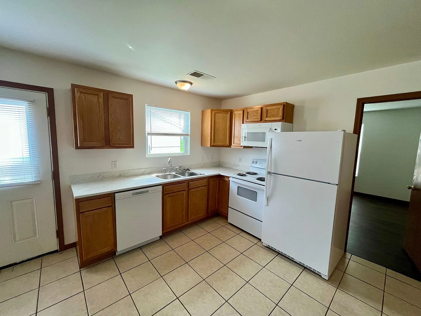 2 Bed | 2 Bath | Duplex — Photo 3