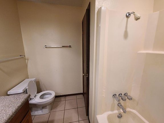 5th image of 3505 W Wood St