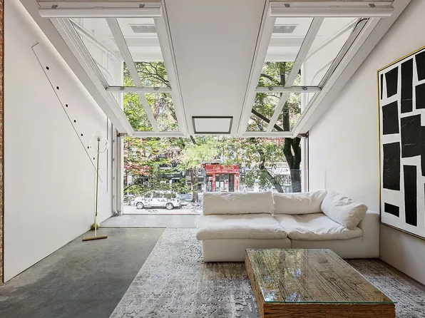 224 E 14th St APT 1, New York, NY 10003