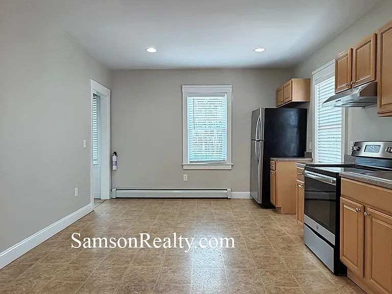 131 Abbott St #2 — Photo 8