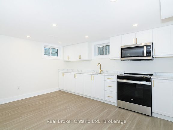2nd image of 1175 Dunsmure Rd