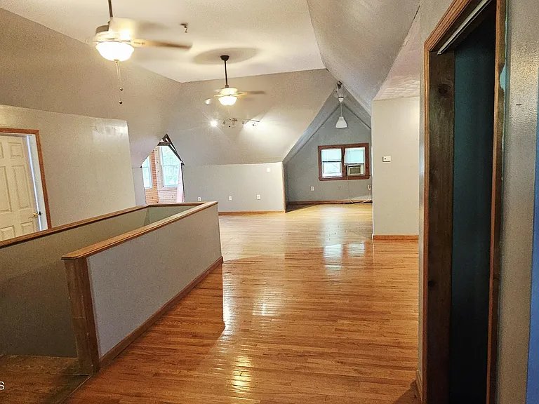 1631 Vine St — Photo 17
