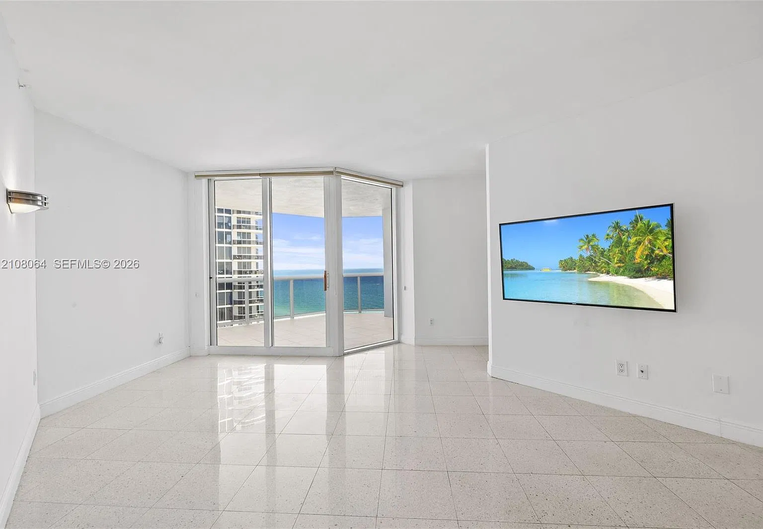 Green Diamond Condo — Photo 4