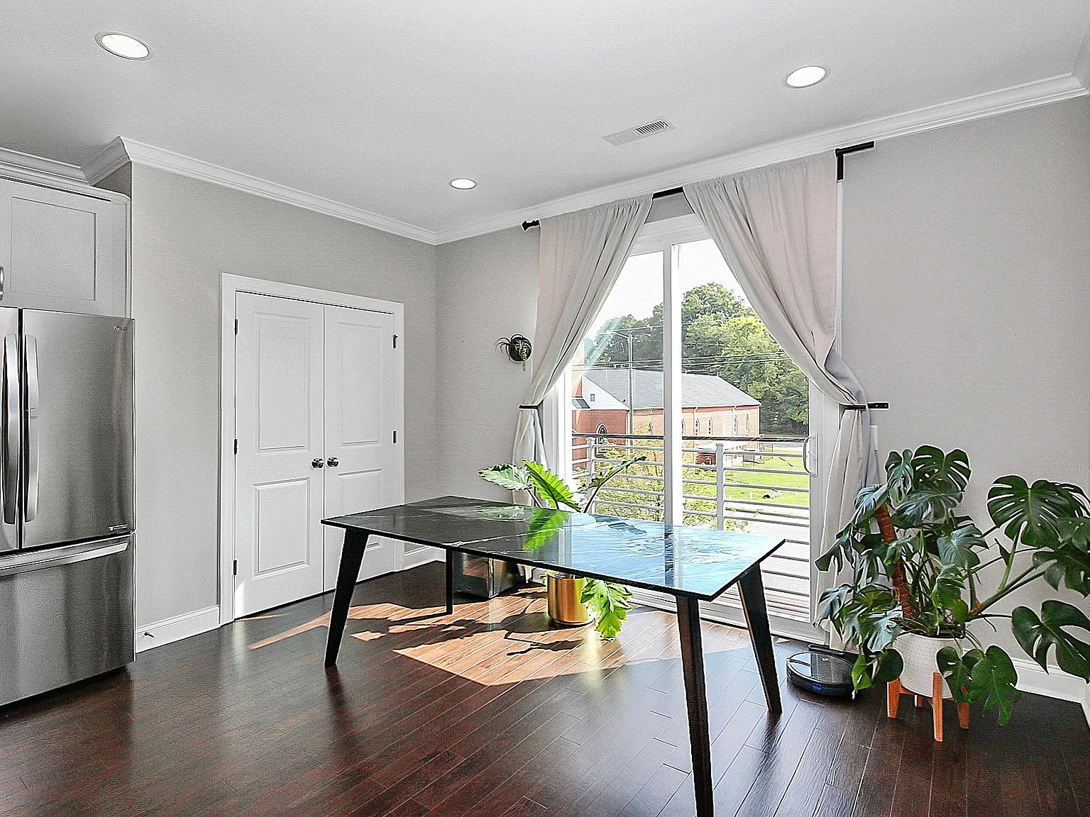 3 bed, 3.5 bath, 2338 sqft, $2,645 — Photo 4