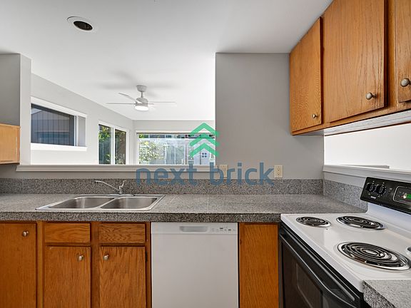 4th image of 2243 14th Ave W APT D