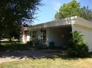 808 Horseshoe Dr, Webb City, MO 64870