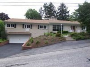 1067 Elliott Ln, York, PA 17403