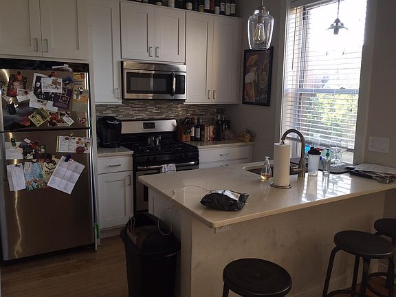 2nd image of 1037 W Diversey Pkwy #2