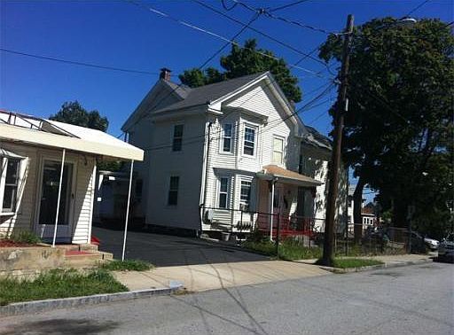 2nd image of 208 Chestnut St