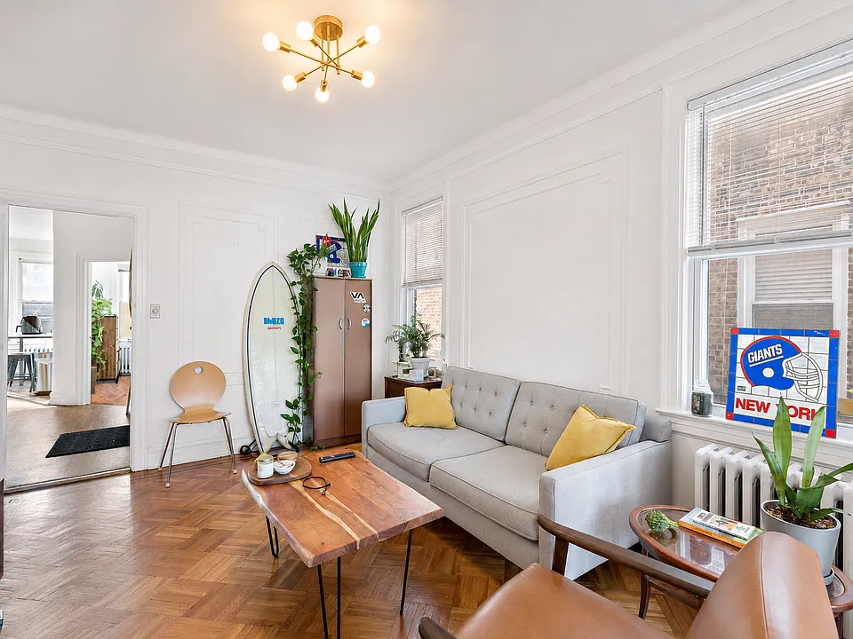 37 Saint Pauls Ave #2