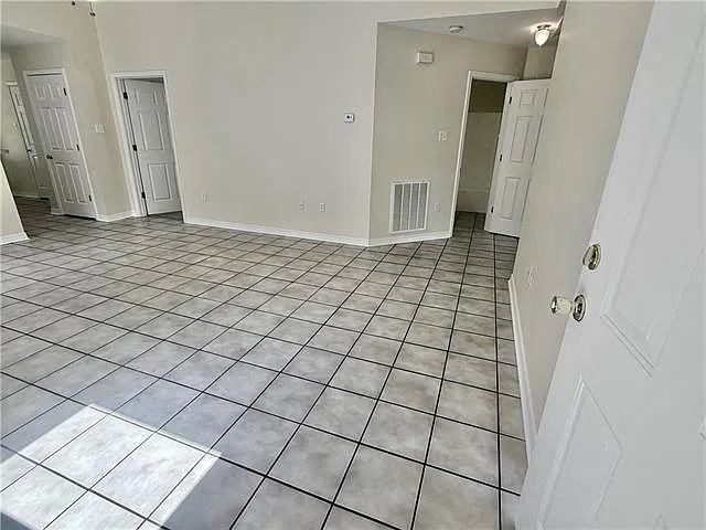 3 bed, 2.0 bath, 1200 sqft, $1,650 — Photo 2