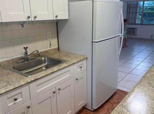3651 SW 10th St #5B, Miami, FL 33135