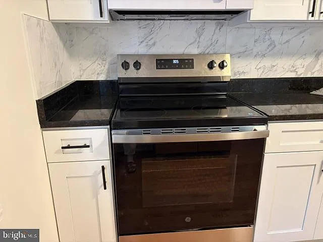 4 bed, 2.5 bath, 1096 sqft, $3,300 — Photo 4