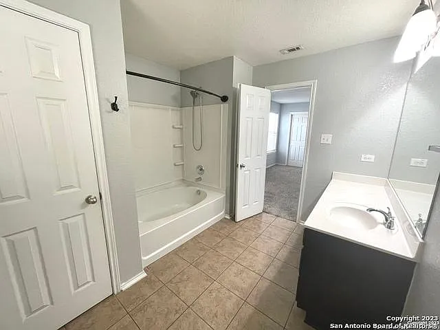 902 Sundance Hunt — Photo 17