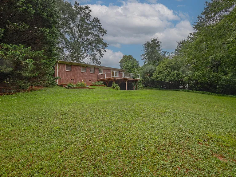 82 Pleasantdale Cir — Photo 17