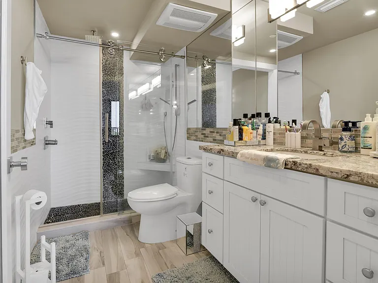 899 Jeffery St #714 — Photo 17