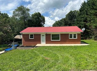 1030 Fence St, Granite Falls, NC 28630