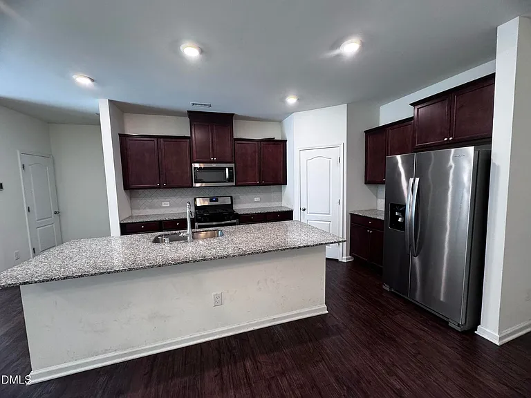 1748 Clayfire Dr — Photo 11