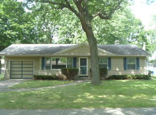 984 Deborah Ave, Elgin, IL 60123