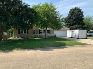 601 Lone Beech Rd, Monticello, IL 61856