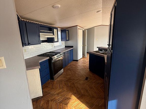 4th image of 952 Oasis Dr #E