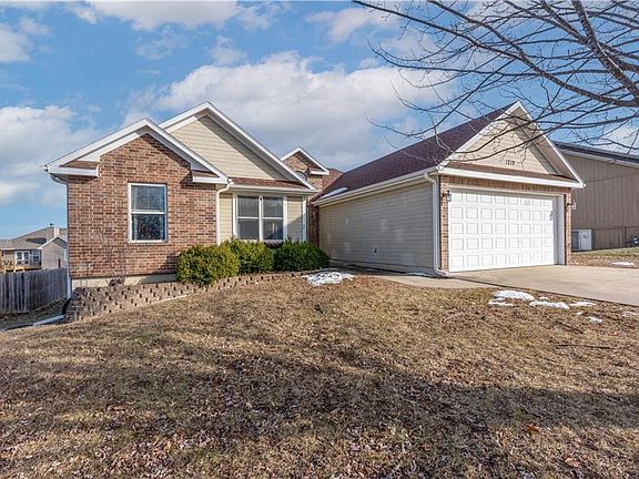 5th image of 1219 S Country View Ln