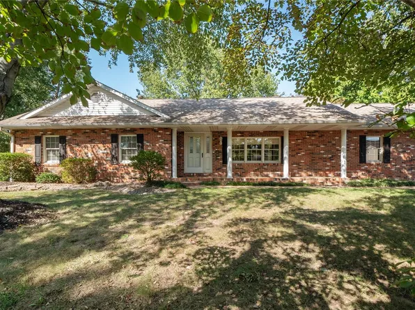 5 Hawthorn Ct, Bethalto, IL 62010