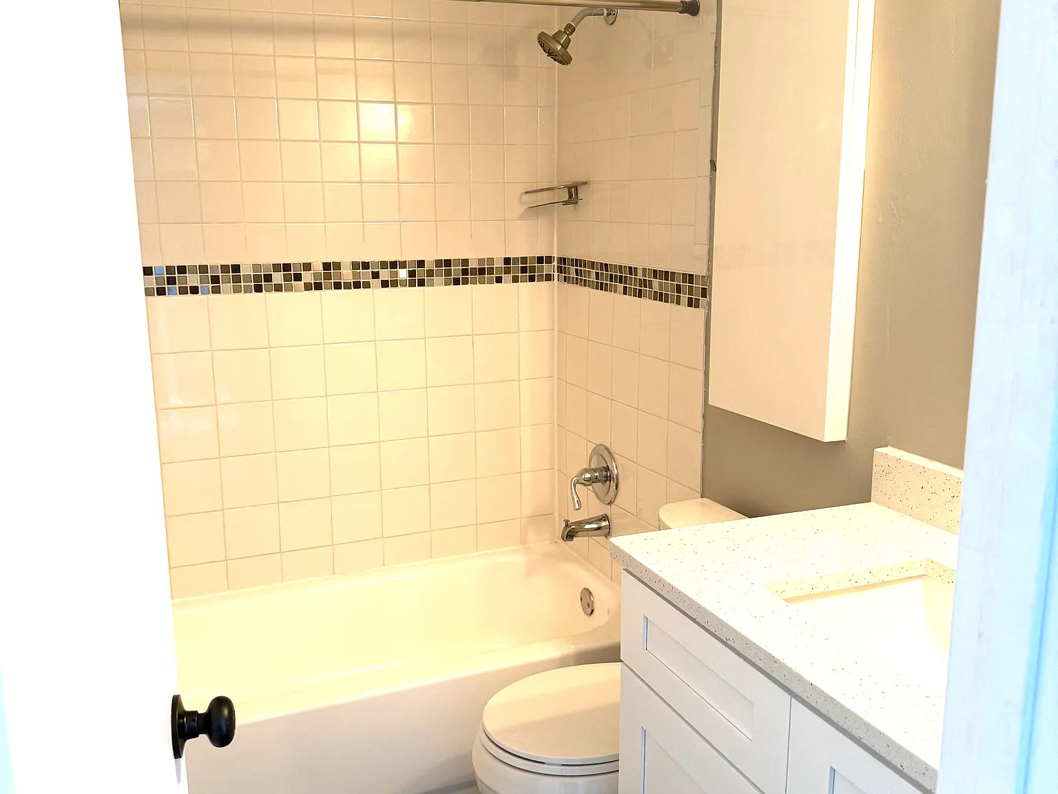 2 bed, 900 sqft, $1,600 — Photo 4
