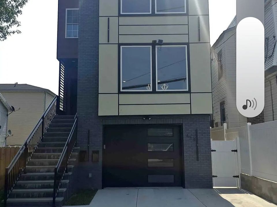 1st image of 428 Peshine Ave #3