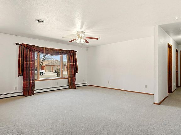 3rd image of 705 Ute St