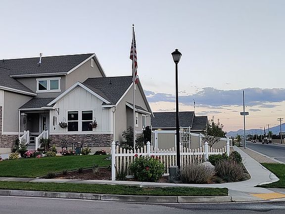 4th image of 2266 W Bingham Farms Ln