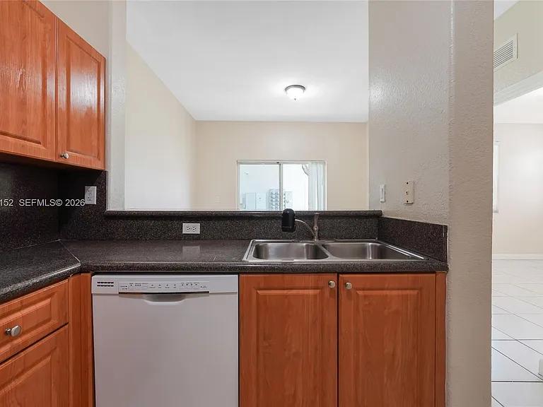 2524 SE 16th Rd #100 — Photo 13
