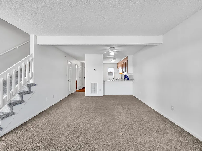 Belmont Heights Apartments & Townhomes — Photo 72