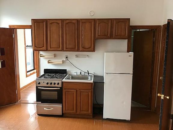 3rd image of 99 1st Ave Floor 2