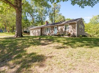 7757 Briar Dr, Prairie Village, KS 66208